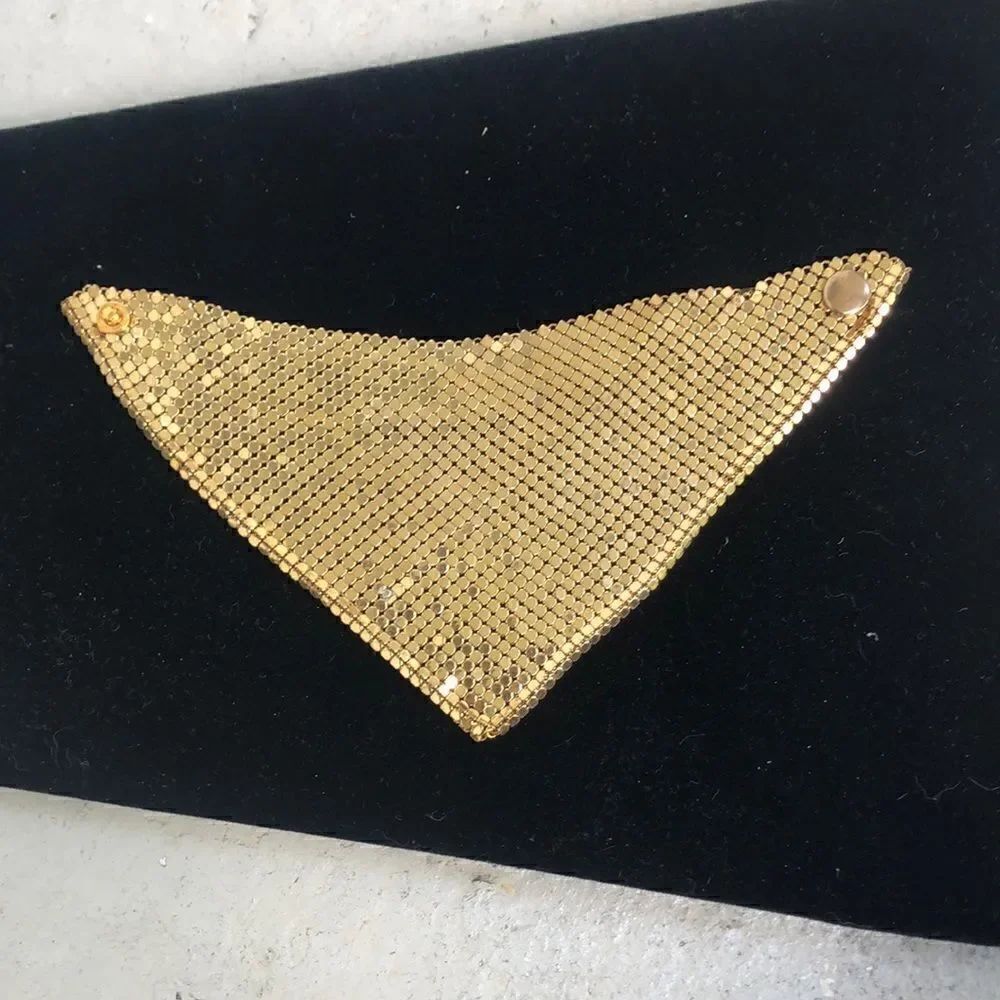 Raufastner  Co.  bib  bracelet